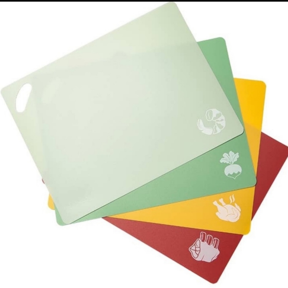 NWT Epare cutting board set